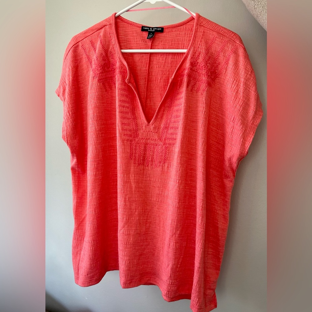 Peachy salmon short sleeved stretchy top from Cable & Guage, size 1x.
